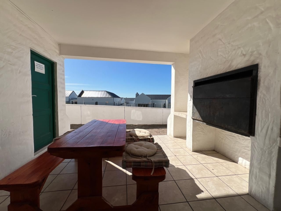 To Let 5 Bedroom Property for Rent in Mykonos Western Cape